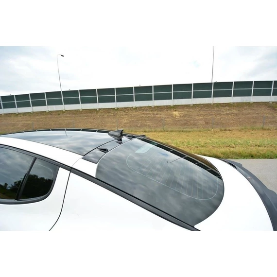 The extension of the rear window KIA STINGER GT