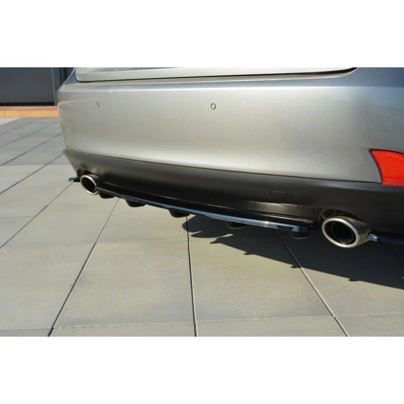 Központi Hátsó SPLITTER Lexus IS Mk3 T (with vertical bars)