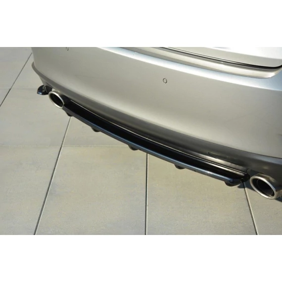 Központi Hátsó SPLITTER Lexus IS Mk3 T (with vertical bars)