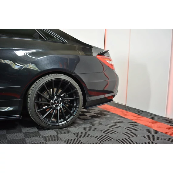 Hátsó Oldalsó Splitter  Mercedes-Benz E-Class W207 Coupe AMG-Line