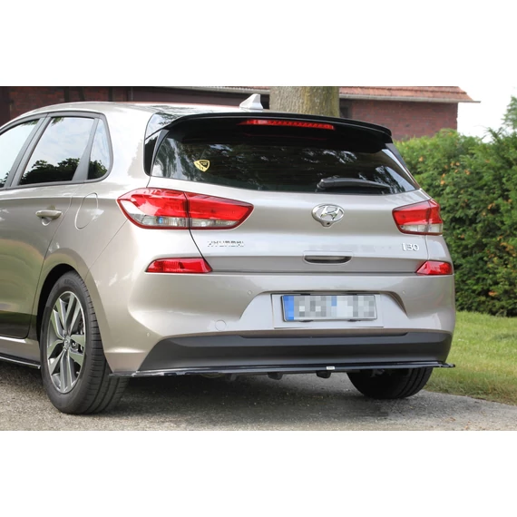 Központi Hátsó SPLITTER (WITH VERTICAL BARS) HYUNDAI I30 MK3 HATCHBACK