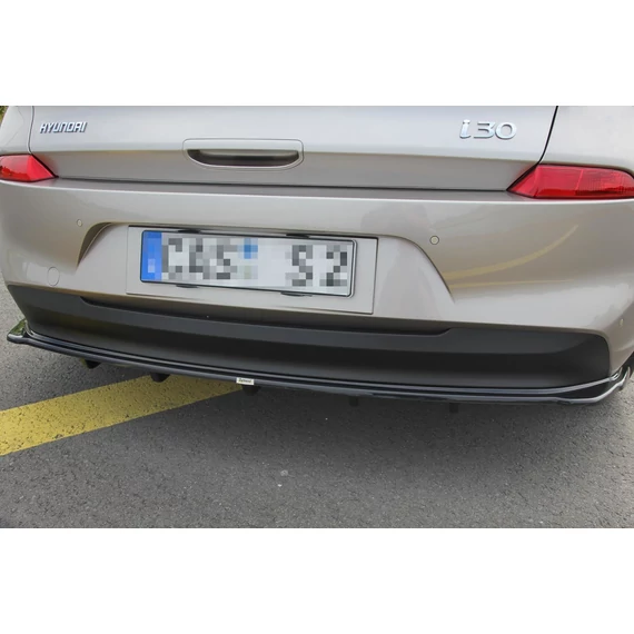 Központi Hátsó SPLITTER (WITH VERTICAL BARS) HYUNDAI I30 MK3 HATCHBACK