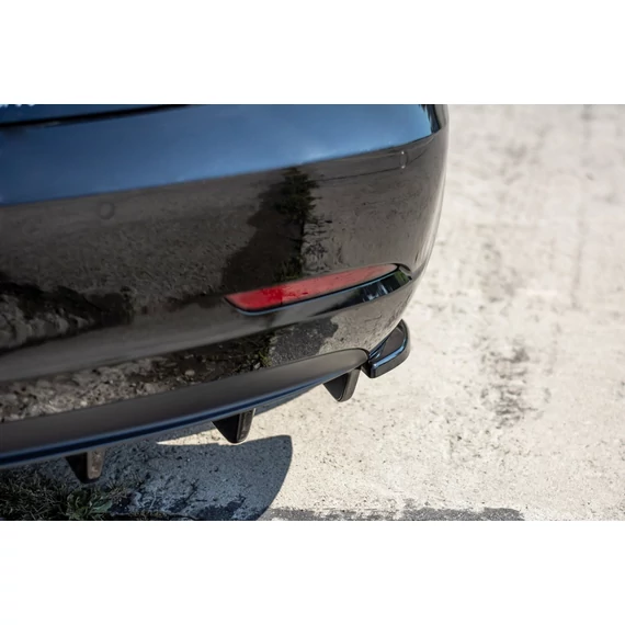Hátsó Oldalsó Splitter Tesla Model 3