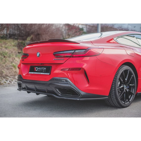 Központi Hátsó Splitter (with vertical bars) BMW 8 Coupe M-Pack G15