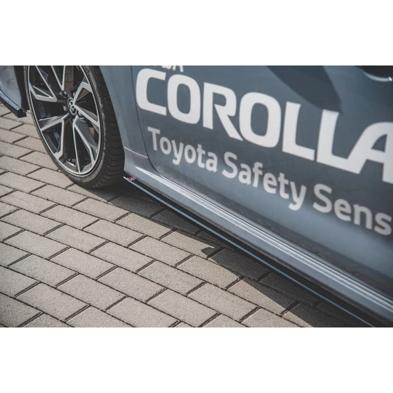 Oldalsó szoknyák Diffúzorok Toyota Corolla XII Sedan