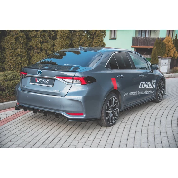 Oldalsó szoknyák Diffúzorok Toyota Corolla XII Sedan