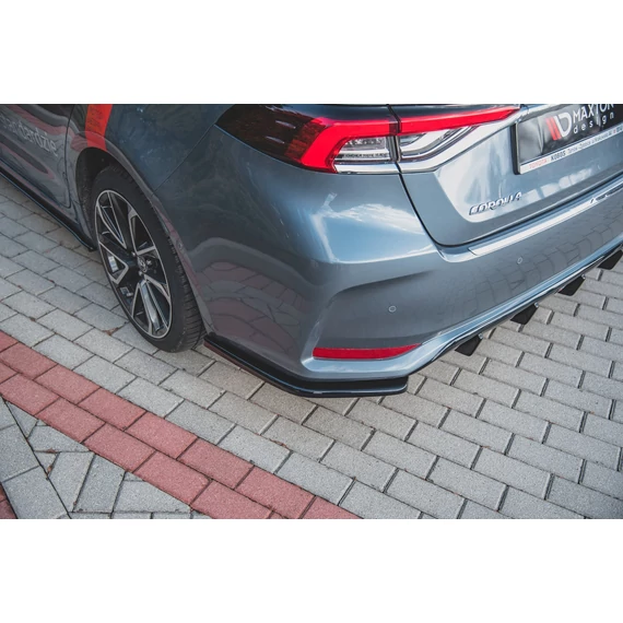 Hátsó Oldalsó Splitter Toyota Corolla XII Sedan